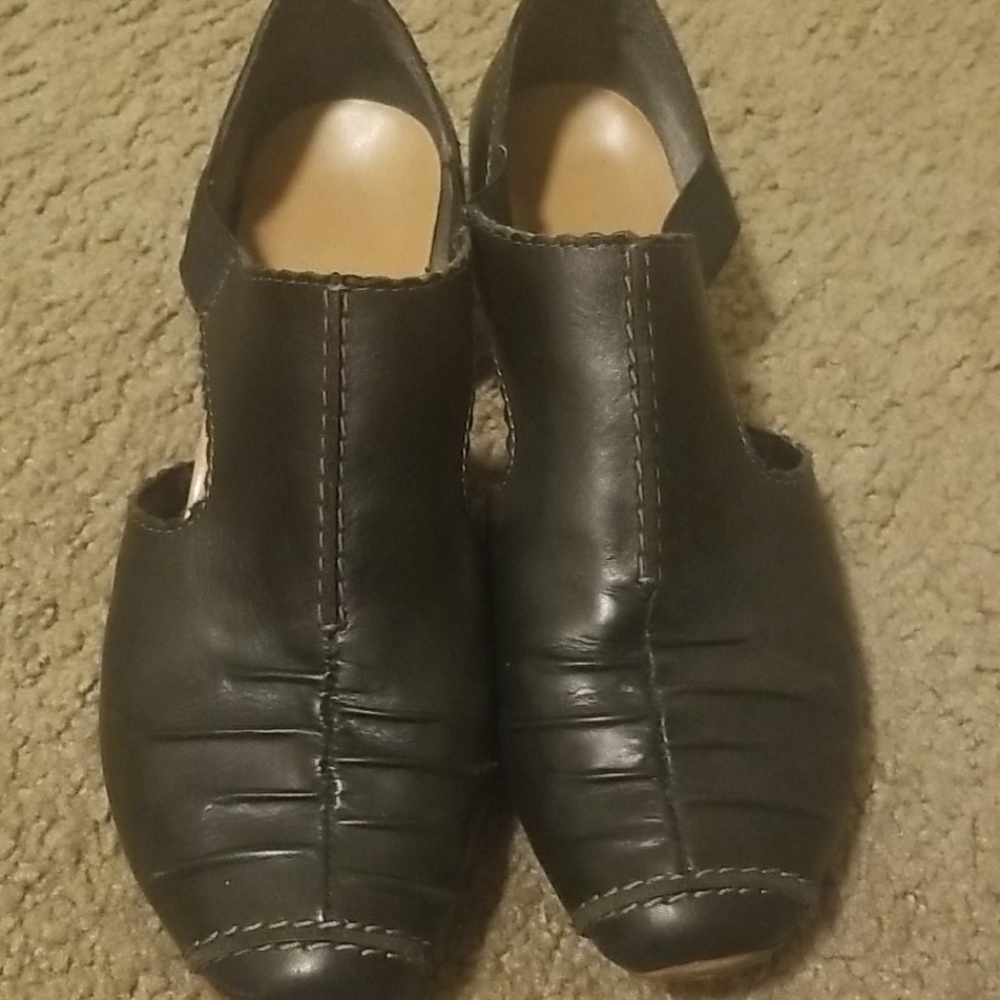 Casual black flat